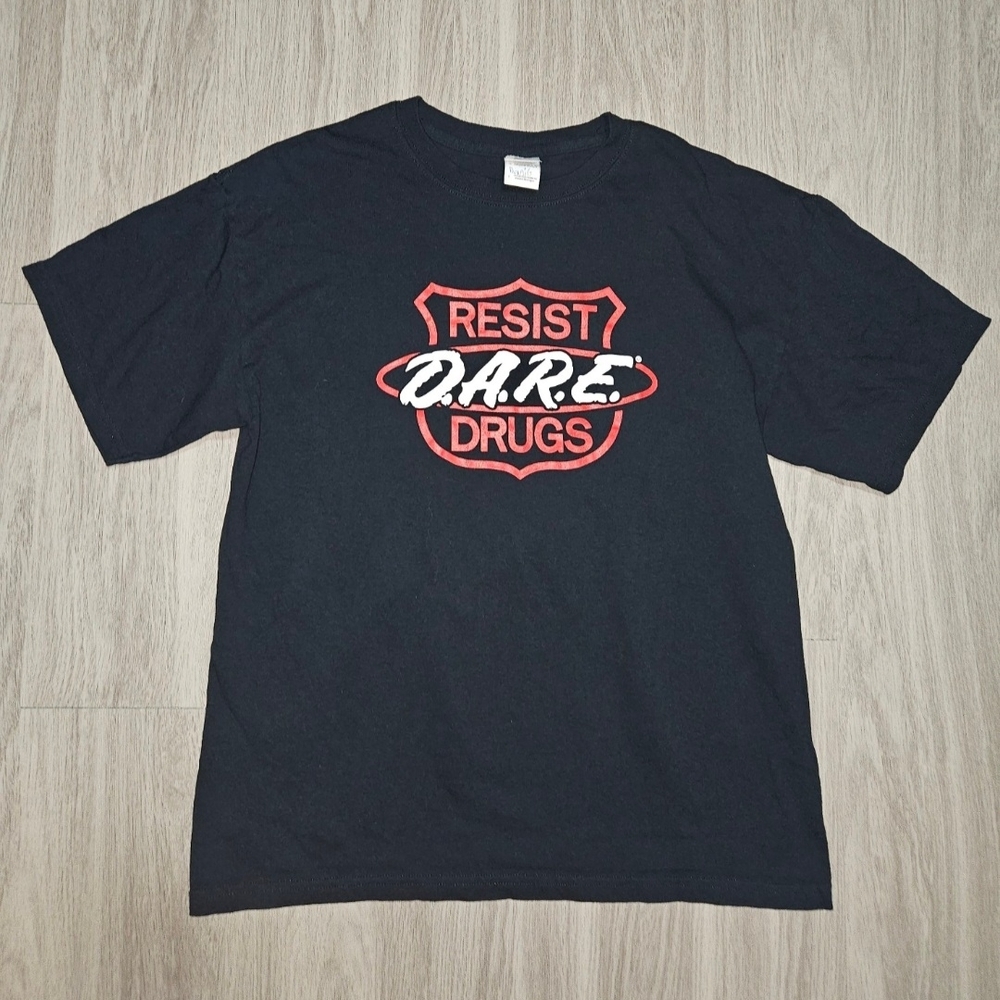 Vintage Y2K DARE Resist Drugs T-Shirt Men’s Size L Black Graphic Tee